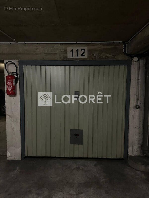 Parking à PARIS-15E