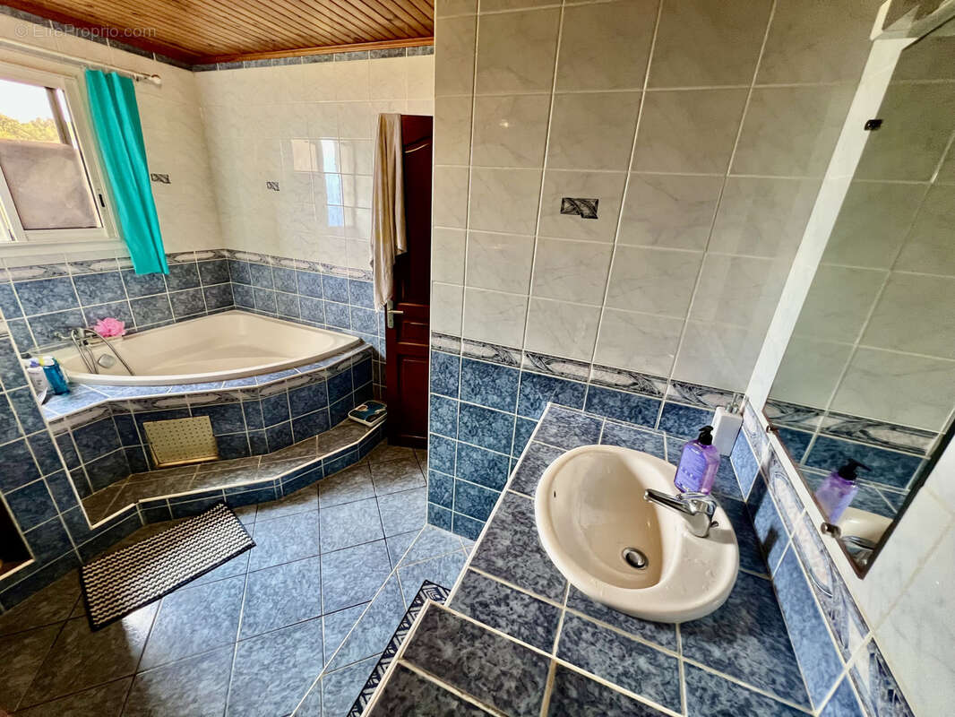 Maison à PETITE-ILE