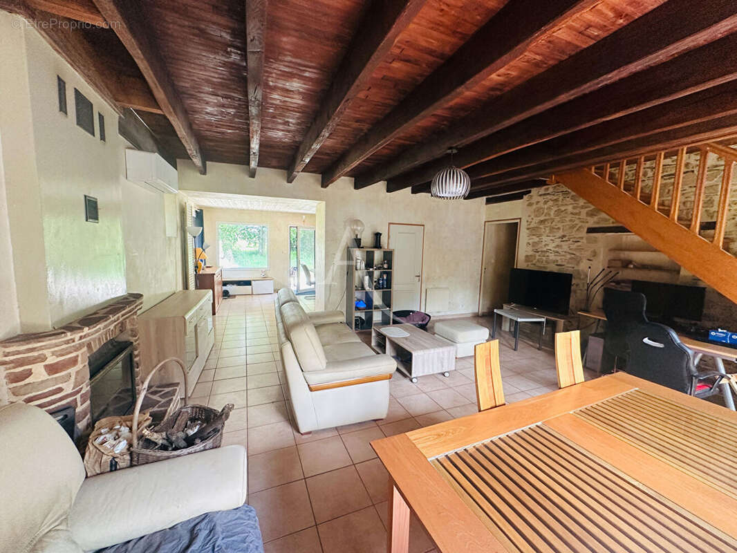 Maison à DERVAL