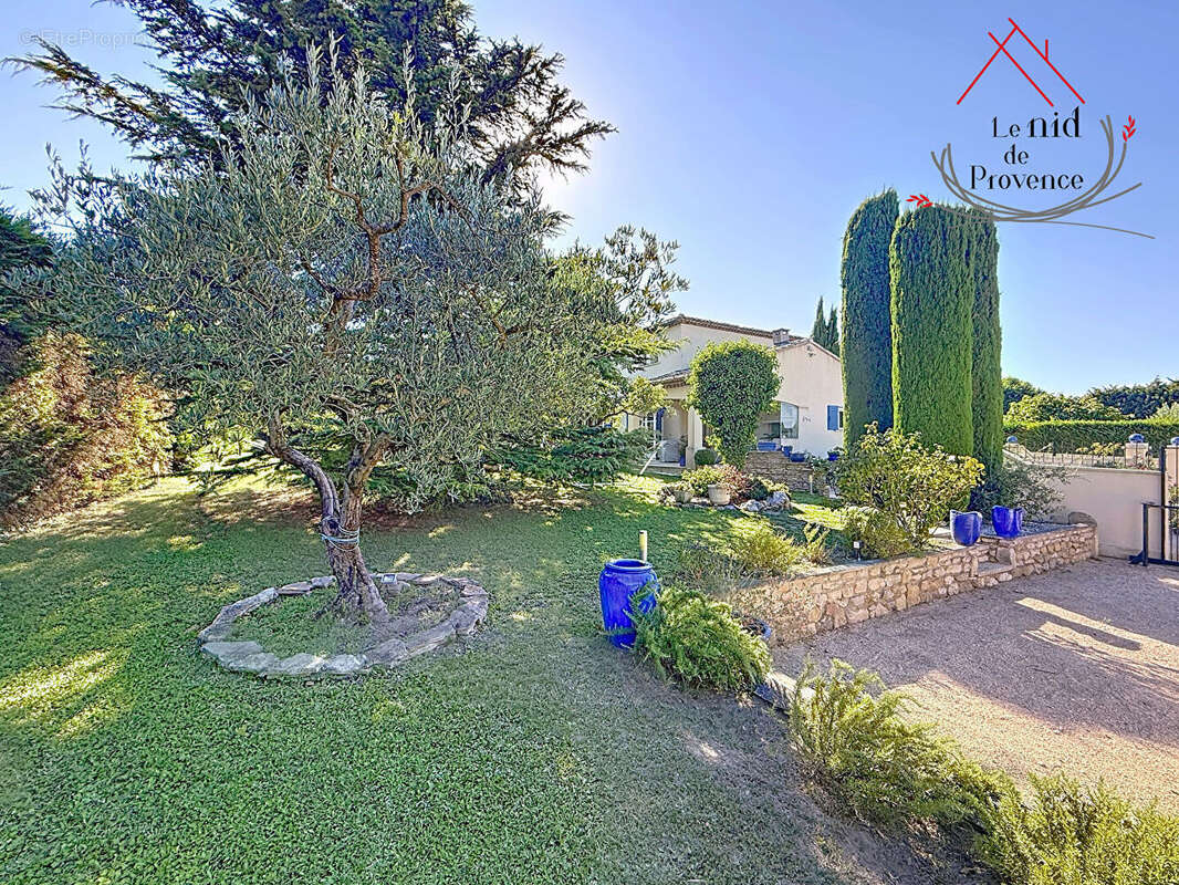 Maison à SAINT-SATURNIN-LES-AVIGNON