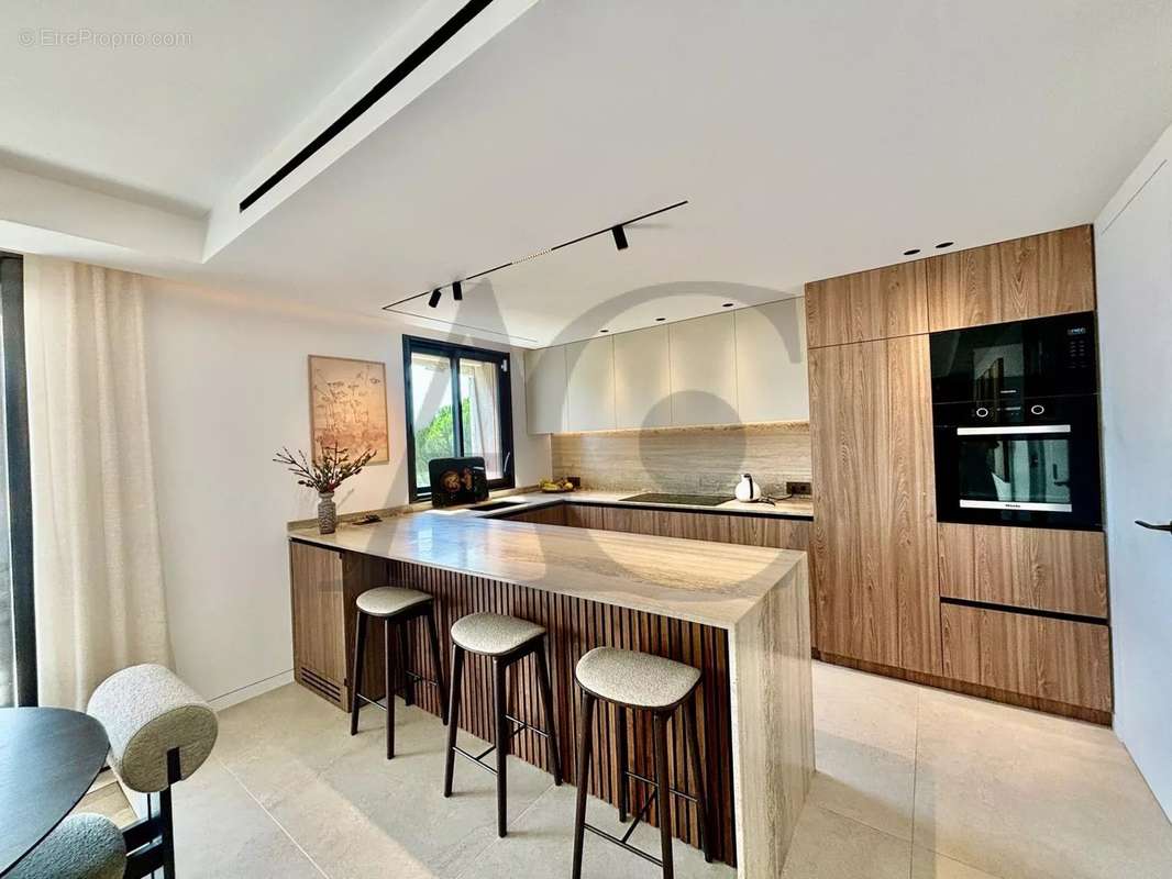 Appartement à VILLENEUVE-LOUBET