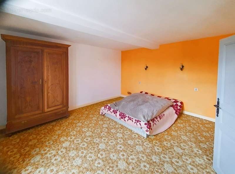 Maison à MALAUSSANNE