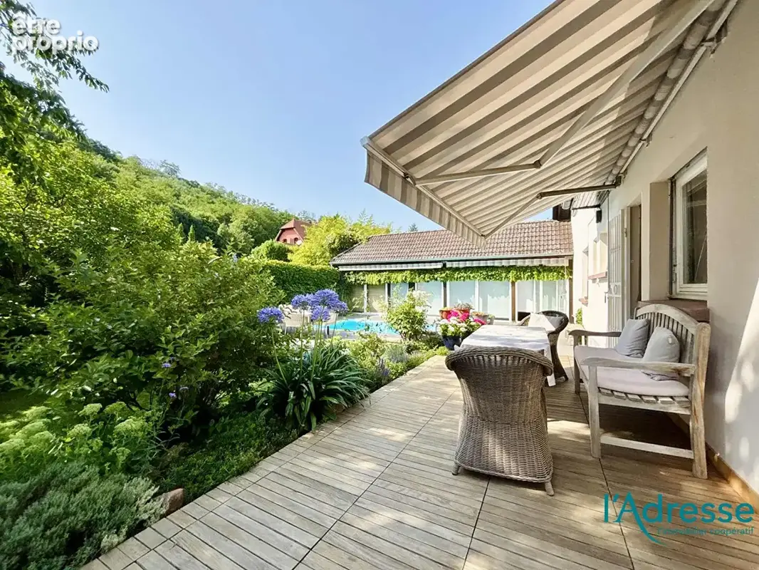 Propriété Husseren Les Châteaux 8 pièces 194 m² - photo 3