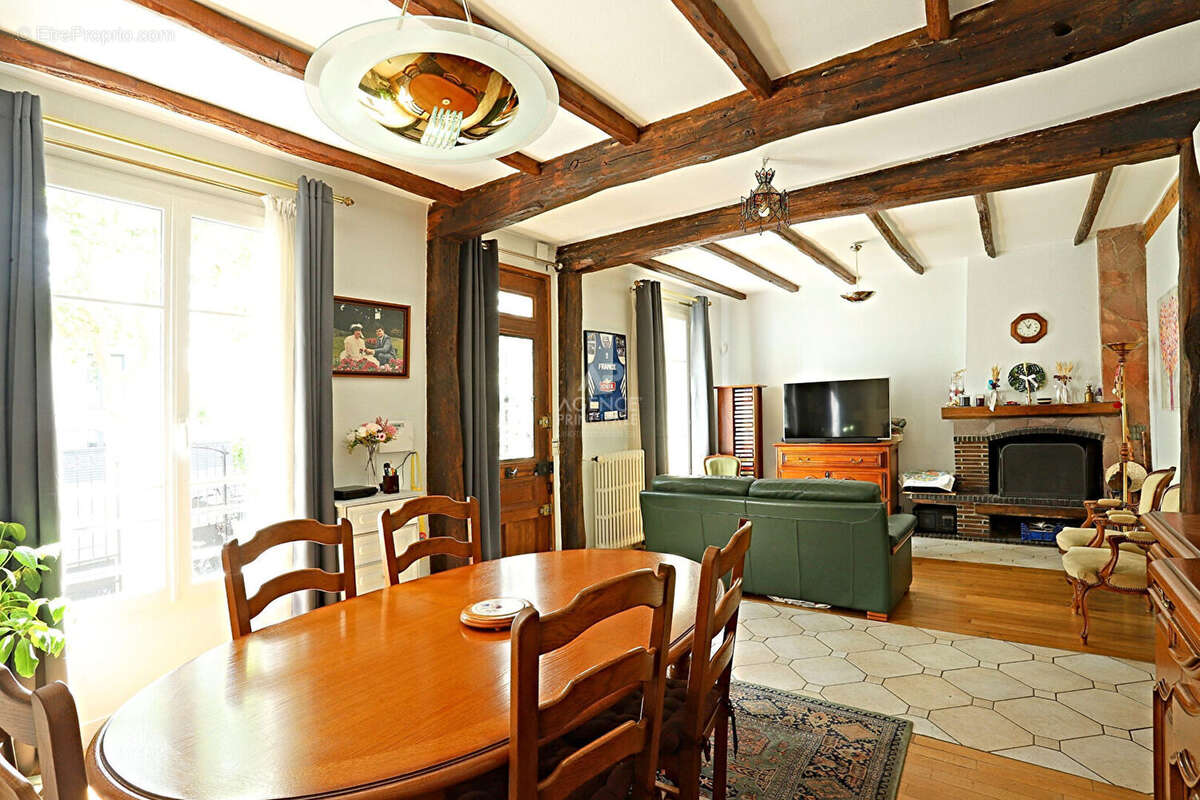 Maison à NANTERRE