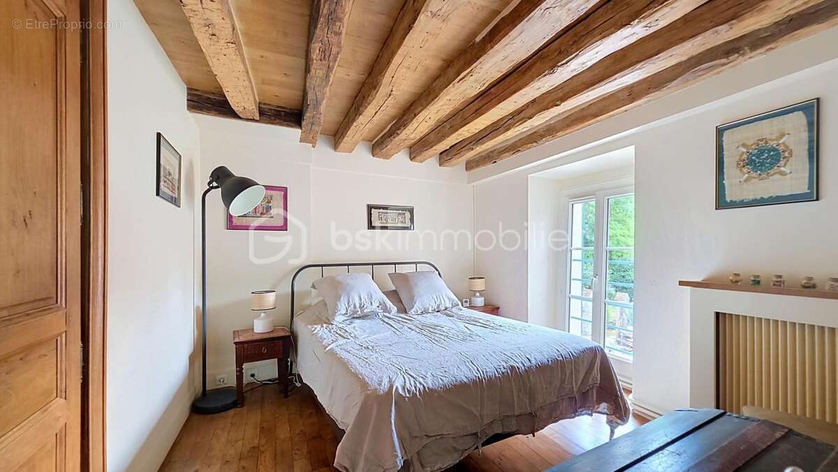 Maison de caractère 210 m² habitables (226 m² au sol) avec piscine chauffée, dépendances et jardin arboré - photo 14