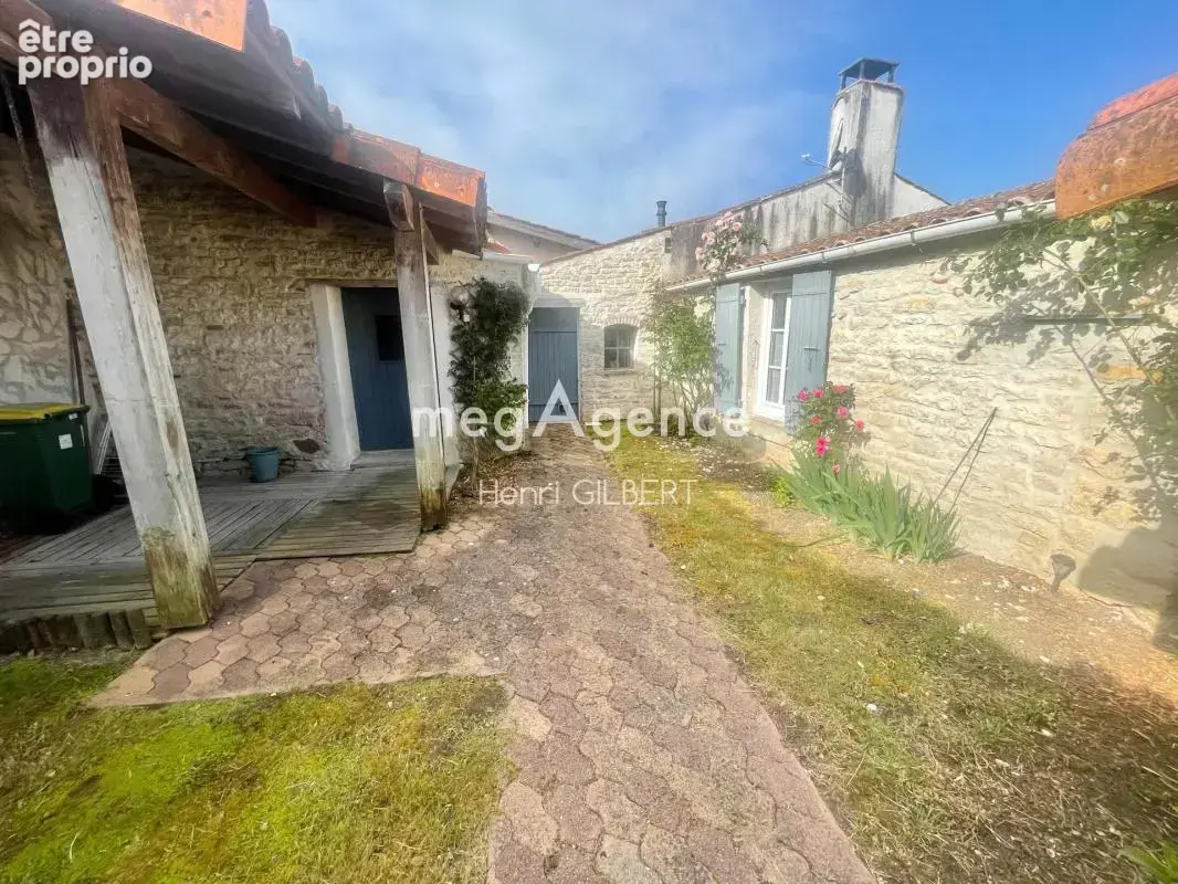 Maison construite en pierre entièrement restaurée - photo 18