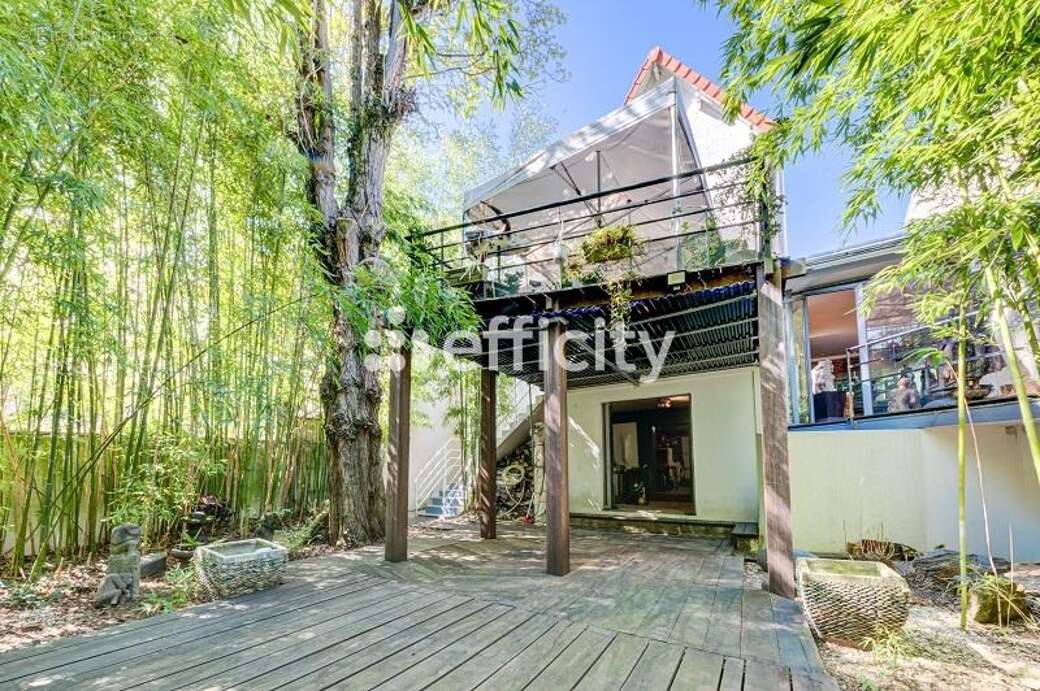 Maison à ISSY-LES-MOULINEAUX