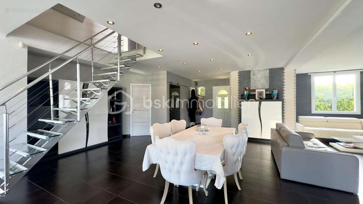 Maison à ARMENTIERES-EN-BRIE