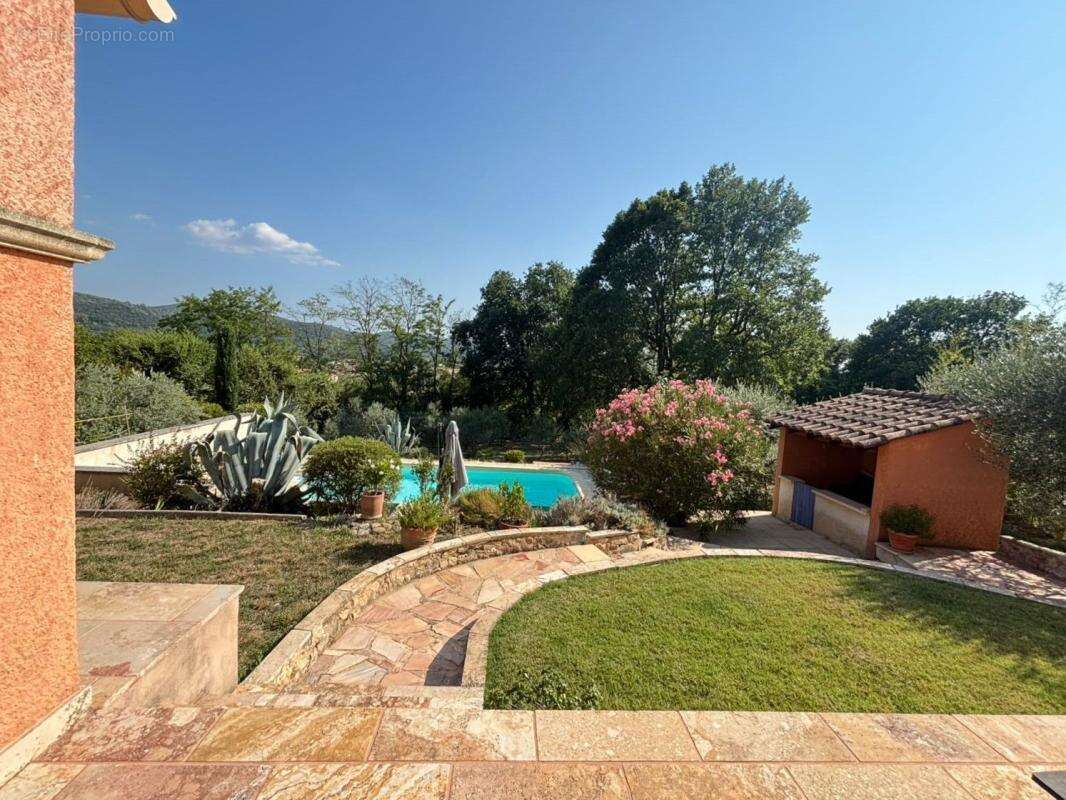 Villa provençale type 4 avec piscine, jardin et garage - photo 3