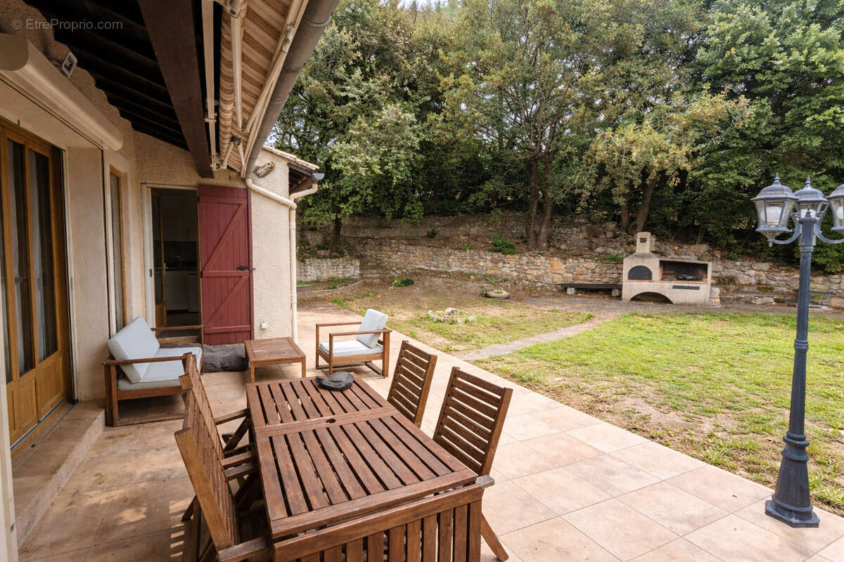 Maison à MONDRAGON
