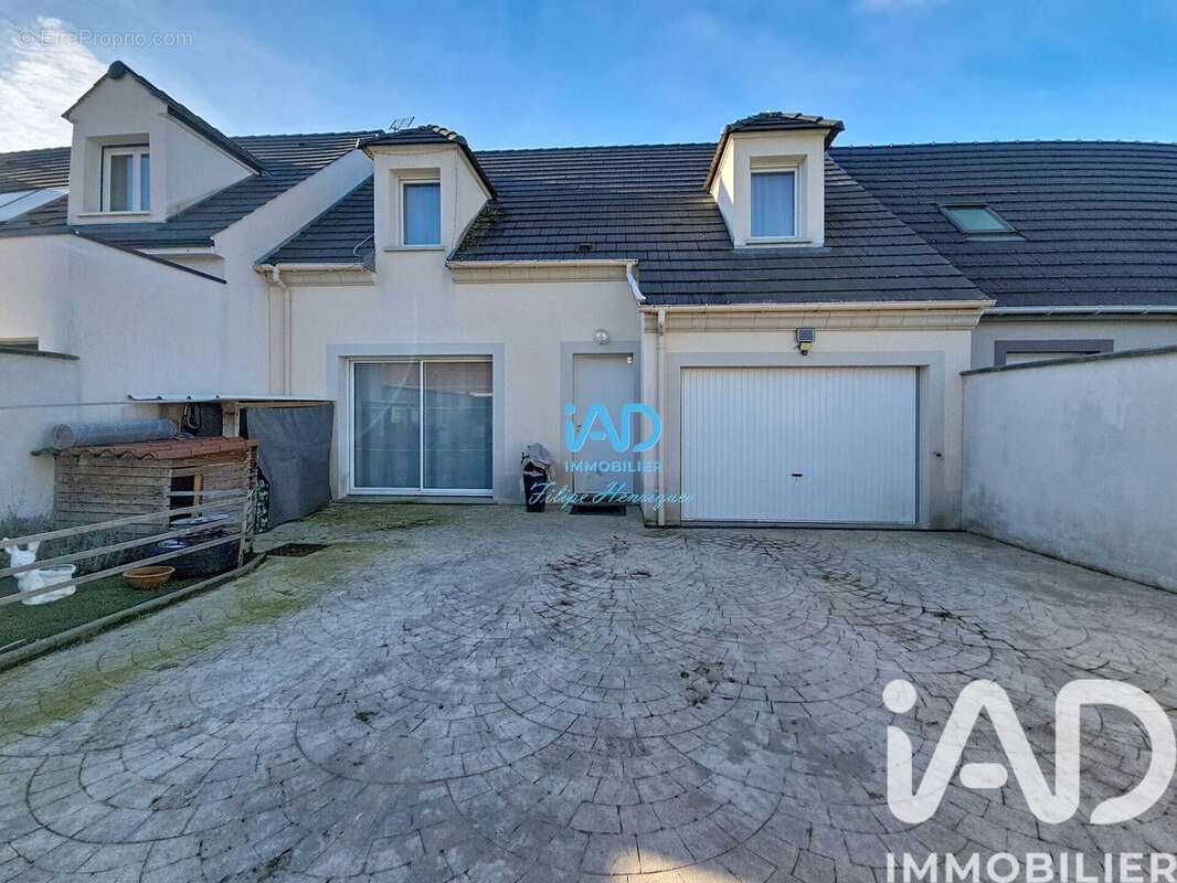 Photo 2 - Maison à FAVIERES