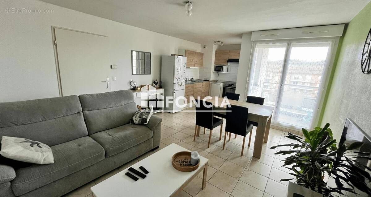 Appartement à AVION