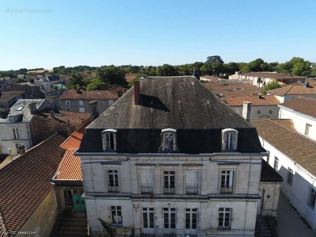 Petite Maison de Ville Rénovée Avec Projet de Rénovation Pour L'Ancienne Sous-Préfecture - photo 27