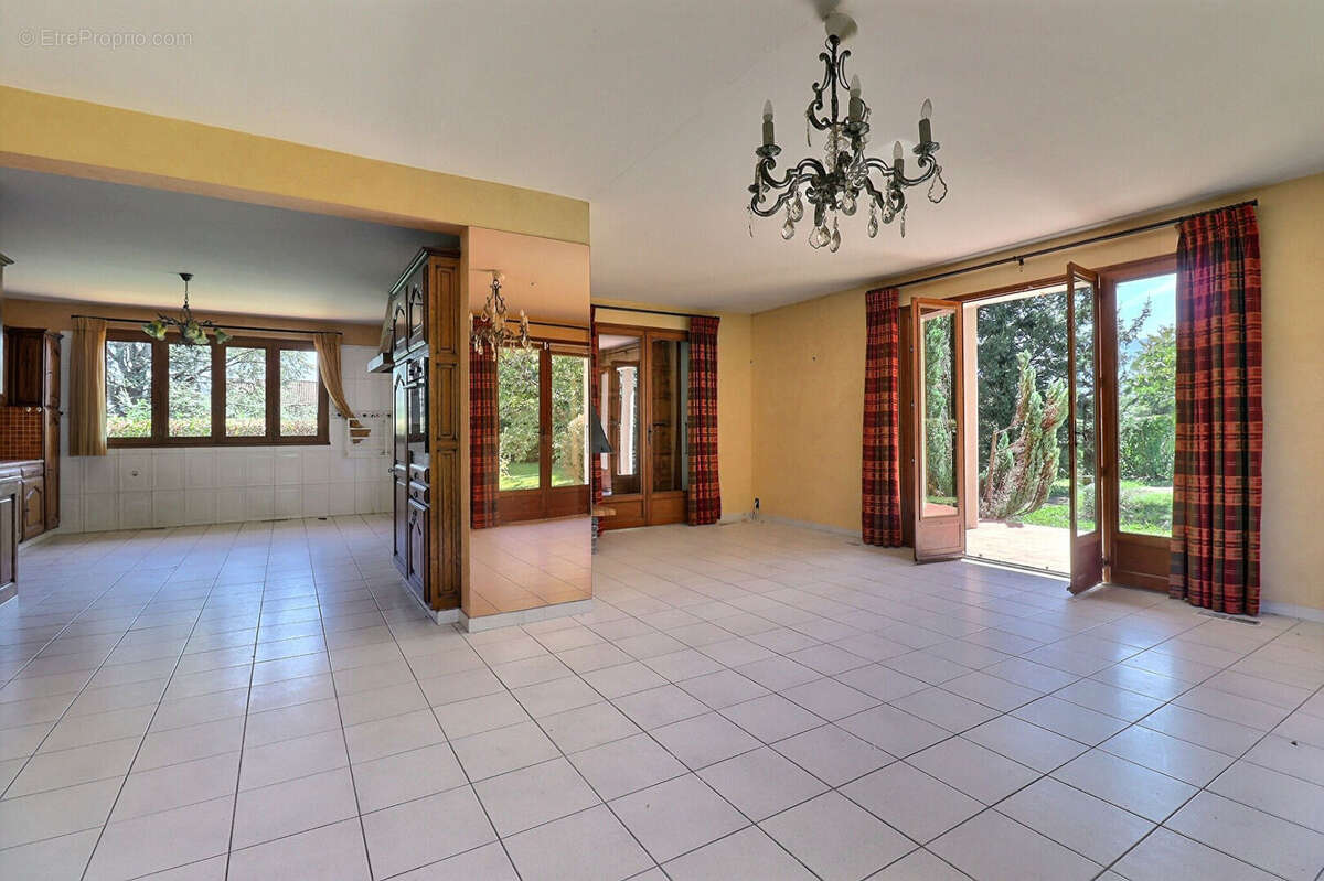 Maison à CHAPAREILLAN