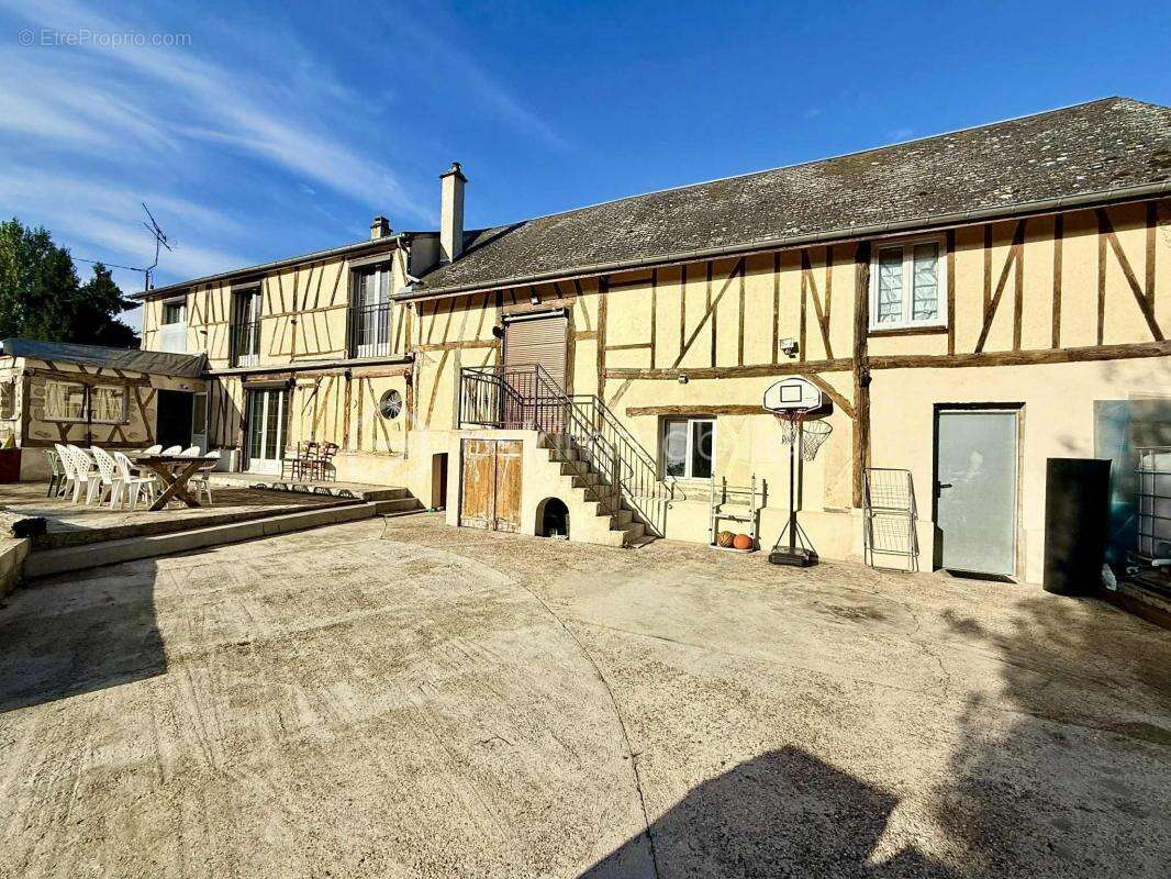 Maison à BERNEUIL-EN-BRAY