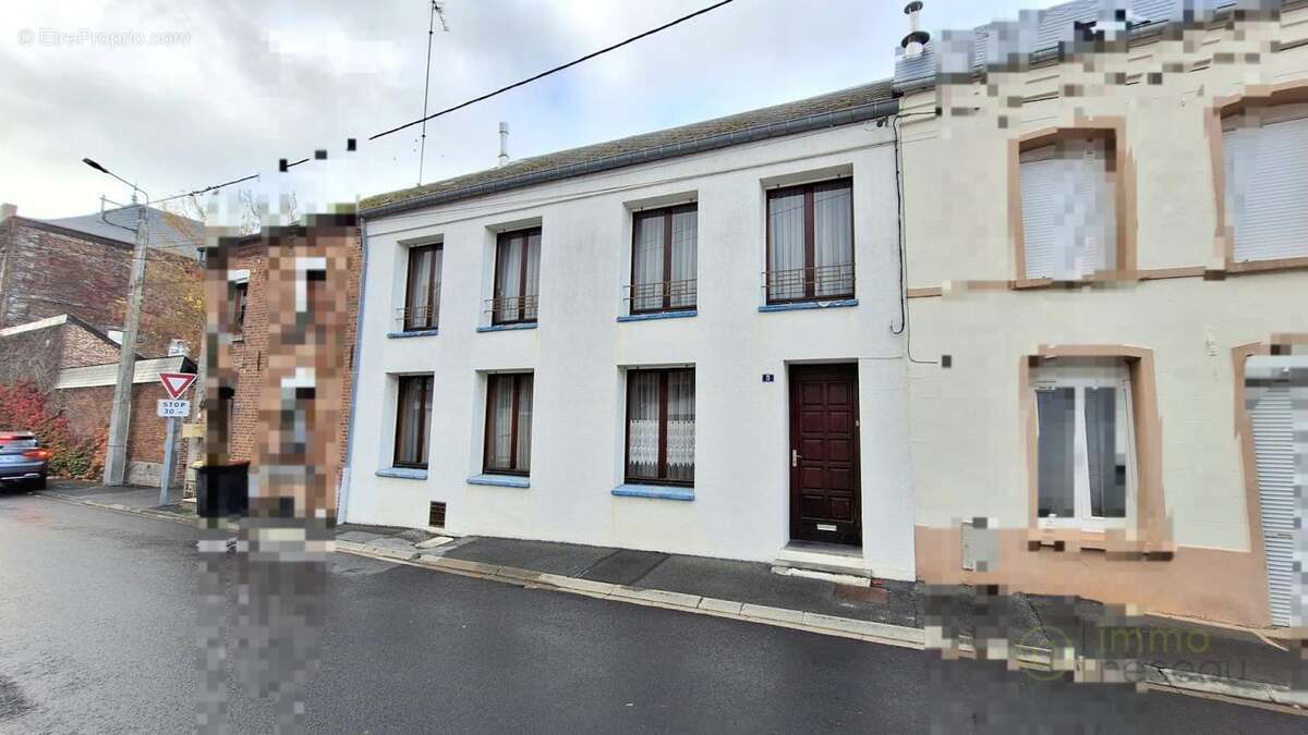 Maison à SOLRE-LE-CHATEAU