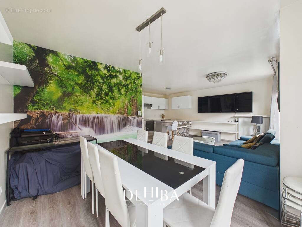 Appartement à LES PAVILLONS-SOUS-BOIS