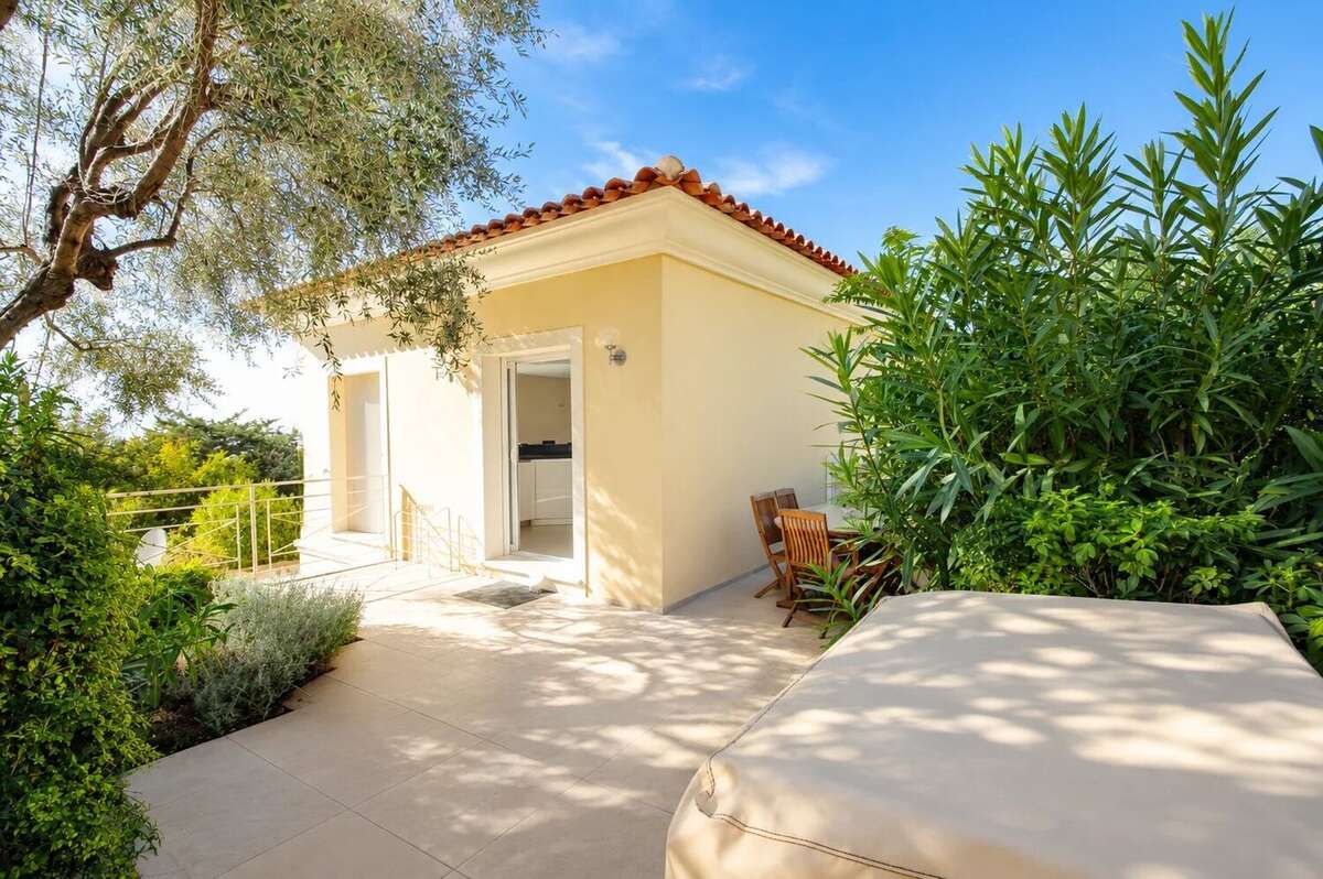 Eze "village" - propriété de 2 villas 450m²  piscine  vue mer - photo 19