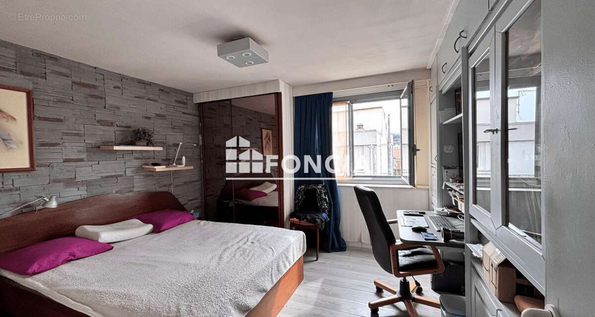 Appartement à SAINT-ETIENNE