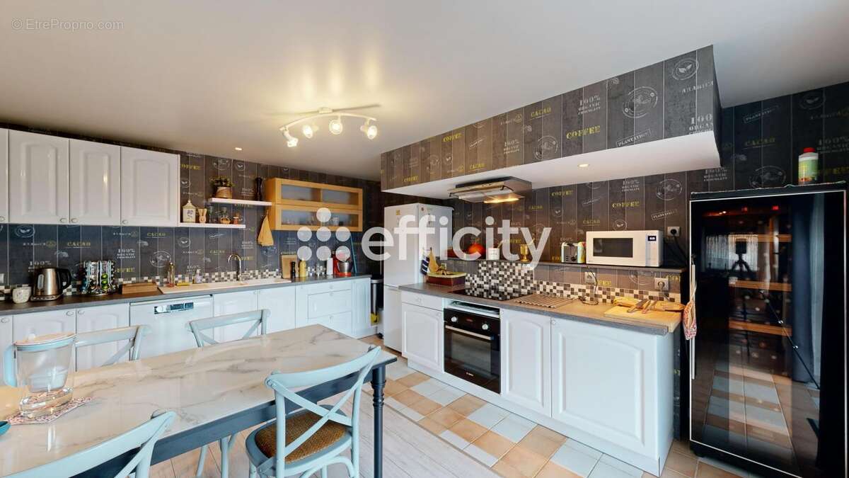 Maison à CONDAT-SUR-VEZERE