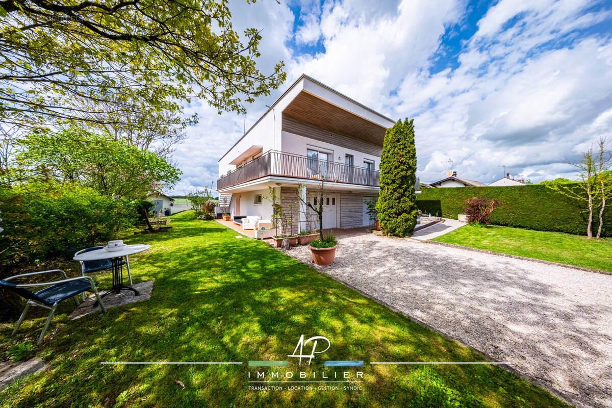 Maison à BELLENEUVE