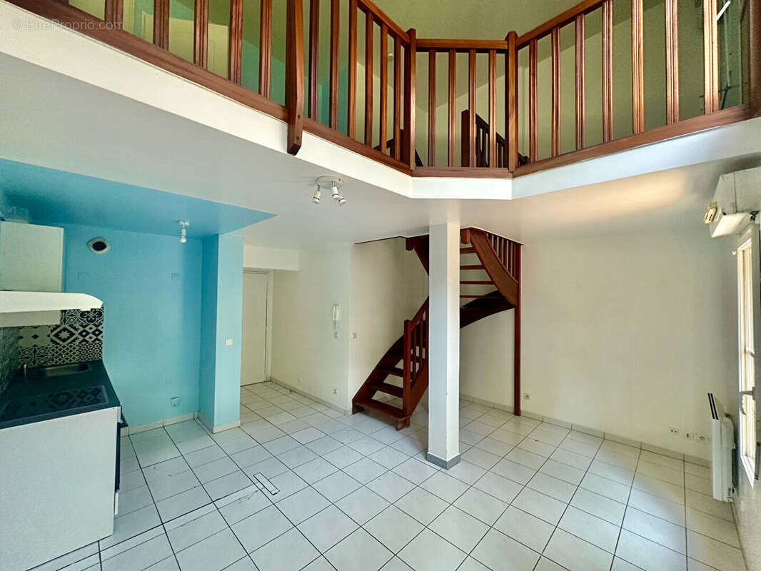 Appartement à LES PAVILLONS-SOUS-BOIS