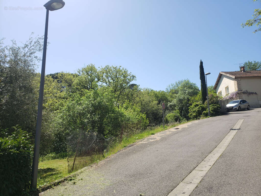 Terrain à LAMALOU-LES-BAINS