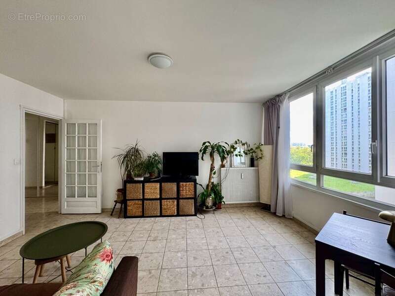Appartement à AUBERVILLIERS