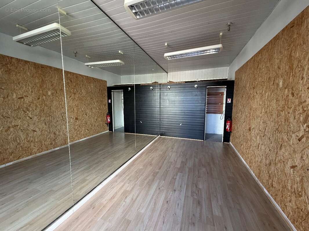 Commerce à OUISTREHAM