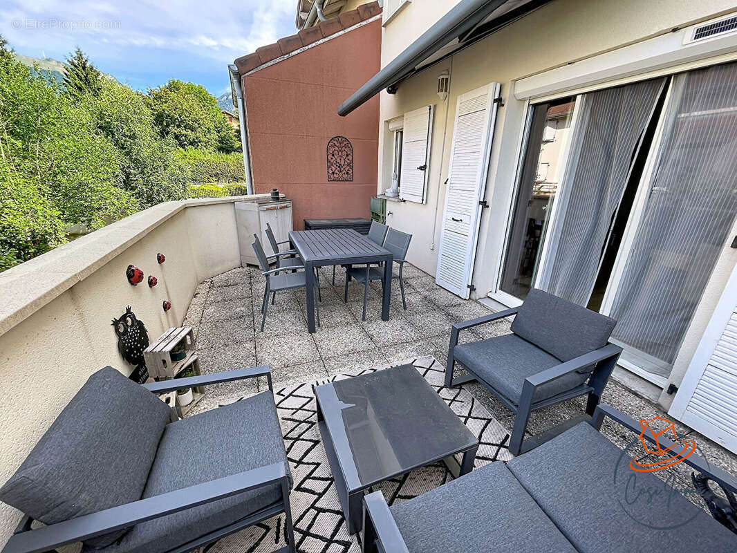 Maison T2 avec terrasse, garage et parking à Gex. - photo 2
