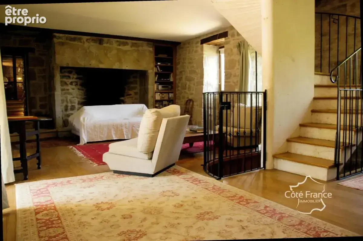 Belle maison en pierre rénovée avec piscine chauffée et char - photo 11