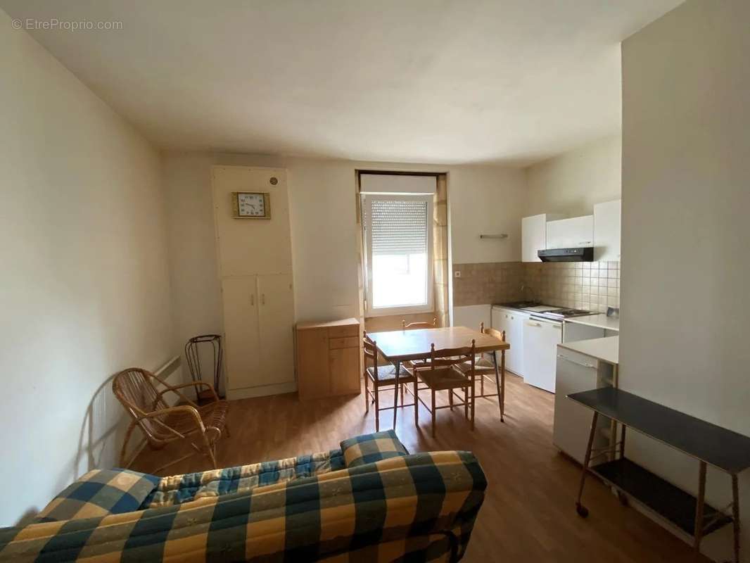 Appartement à FUMEL