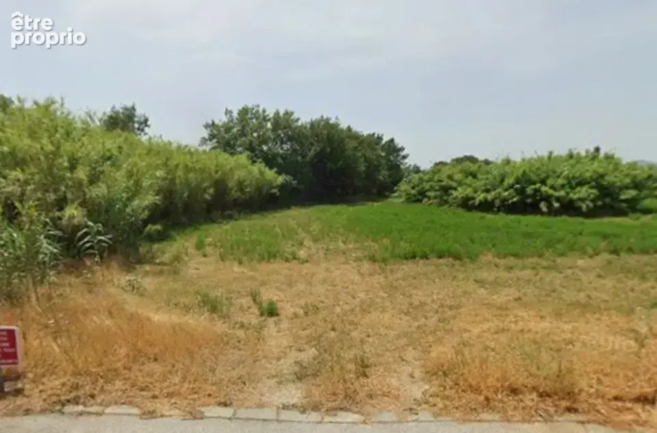 Terrain à VILLENEUVE-LA-RIVIERE