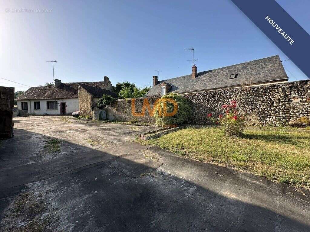Maison à SARGE-SUR-BRAYE