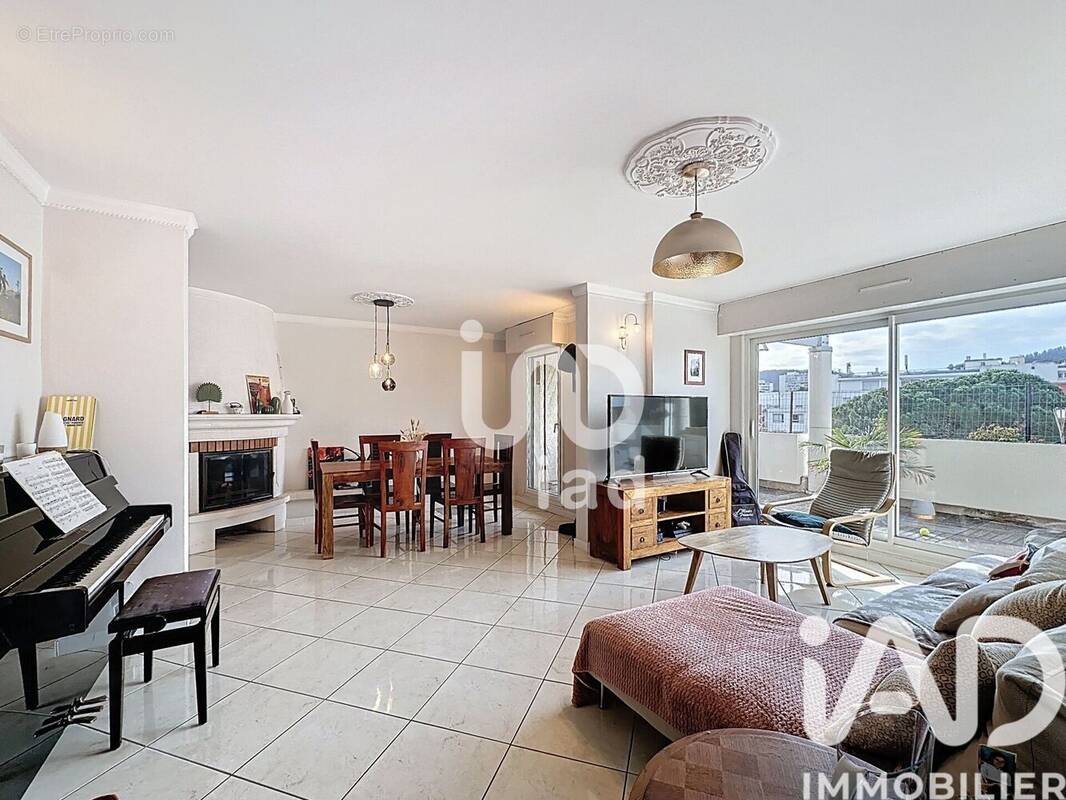 Photo 1 - Appartement à MARSEILLE-9E