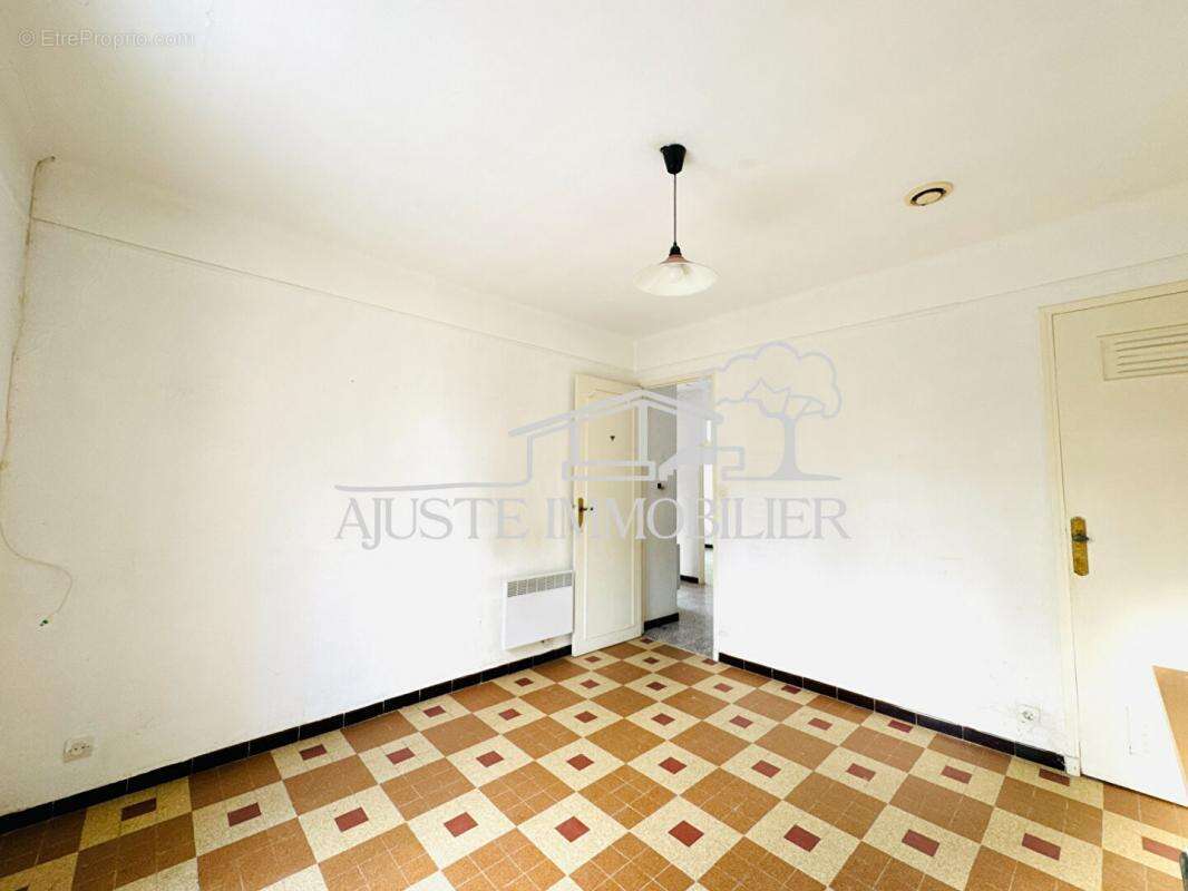 Maison à LA FARE-LES-OLIVIERS