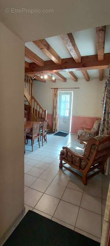 Maison à COUZE-ET-SAINT-FRONT