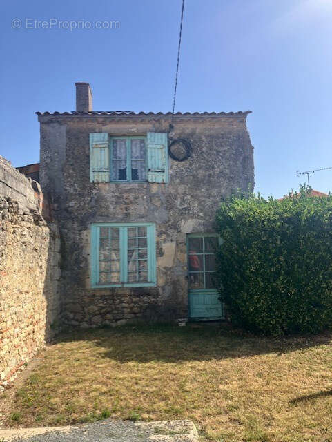 Ensemble immobilier à rénover avec fort potentiel   Centre-bourg - photo 6