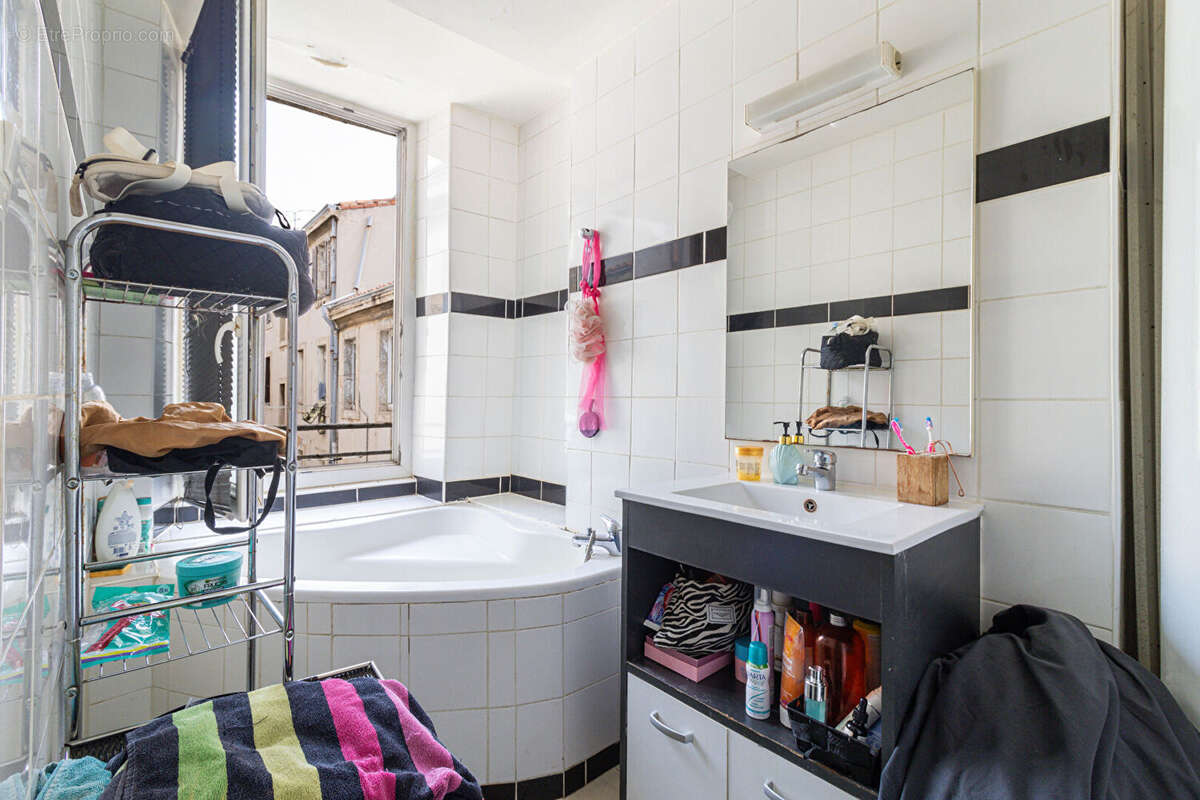 Appartement à MARSEILLE-2E