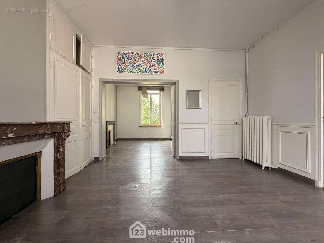 Un double séjour de 30 m² comprenant ... - Maison à ANIZY-LE-CHATEAU