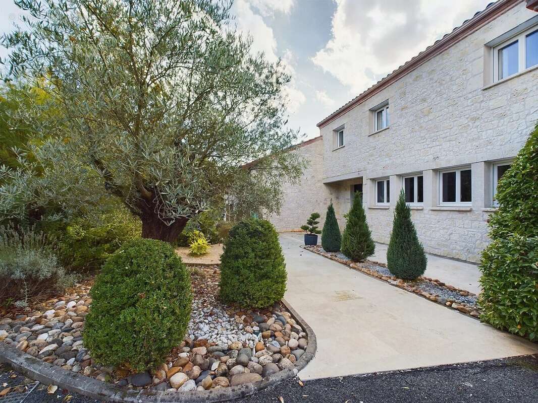 Magnifique propriété avec 2 gîtes, 2 piscines et vue imprenable - photo 27