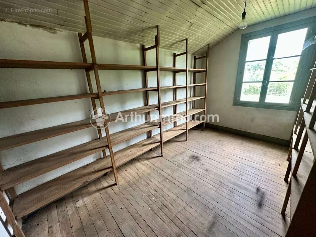 Ensemble immobilier avec local commercial, habitation et garages – Idéal investisseur - photo 17