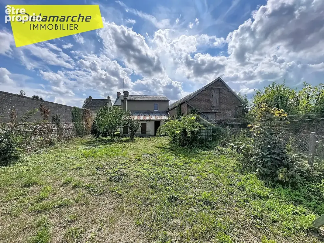 A vendre maison en pierre à rénover dans le bourg de Cérences - photo 10