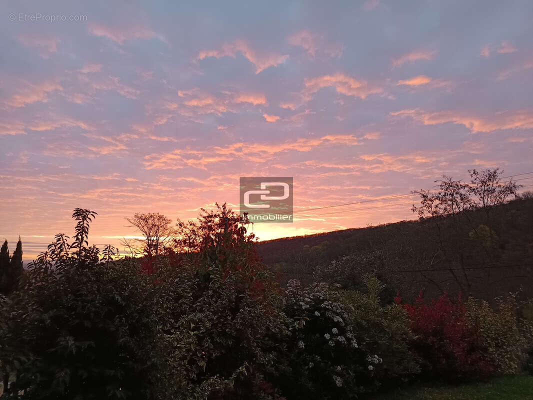 Appartement à POLEYMIEUX-AU-MONT-D'OR