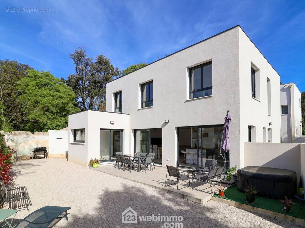 Maison à MARSEILLE-9E