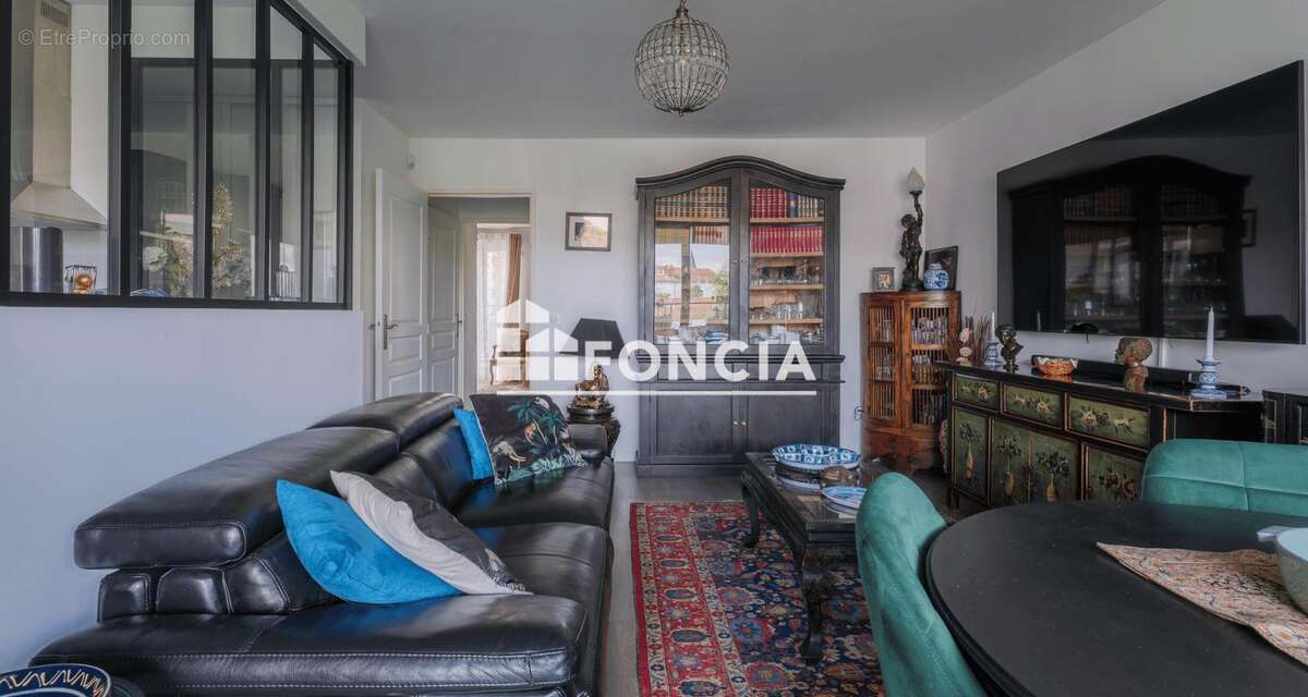 Résidence de Prestige – 3 Pièces Lumineux avec Terrasse, Balcon et Box - photo 3