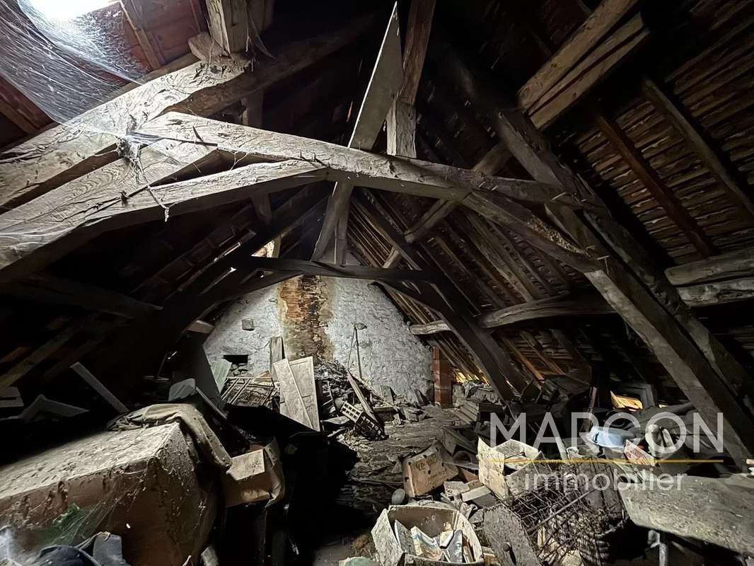 Maison à PEYRAT-LA-NONIERE