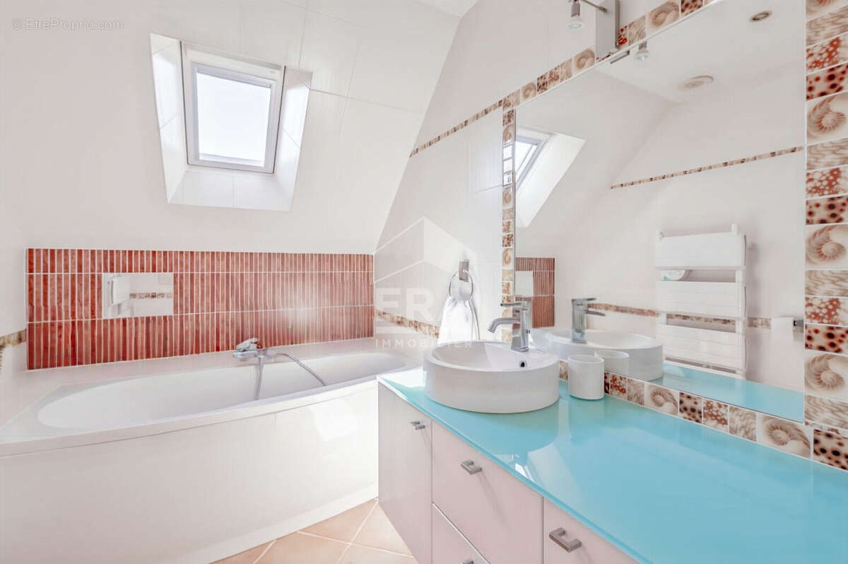 Maison à SOISY-SUR-SEINE