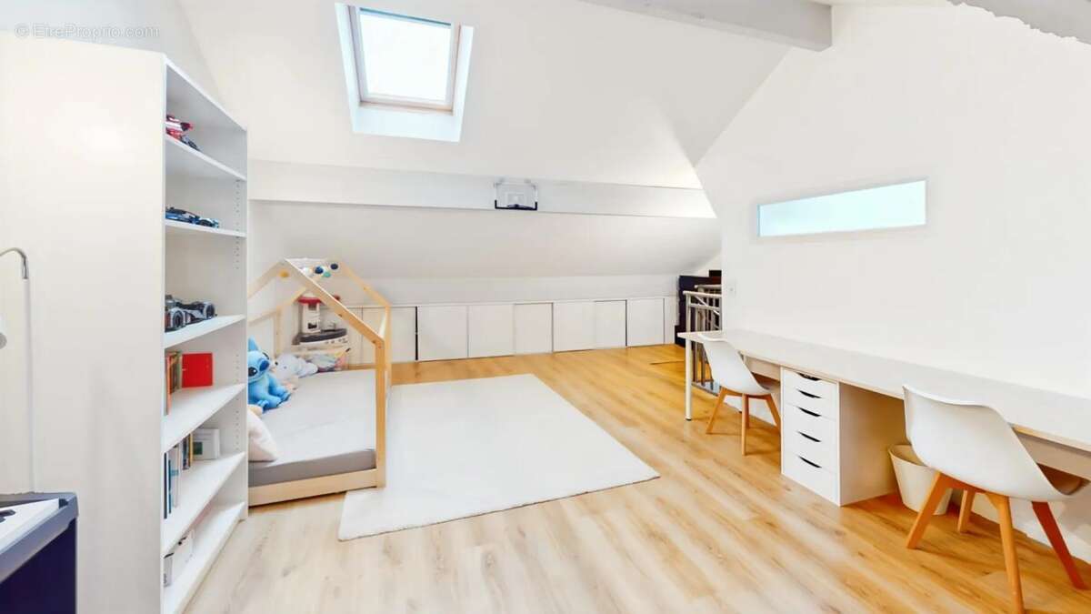 Appartement à SARTROUVILLE