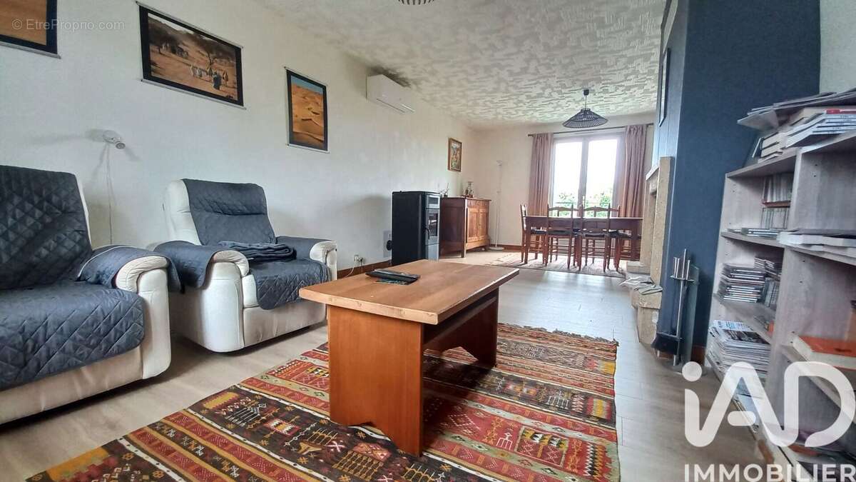 Photo 6 - Maison à SAINT-JULIEN-MOLIN-MOLETTE